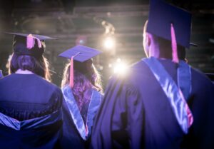 7 Cara Bikin Acara Wisuda Jadi Momen Tak Terlupakan